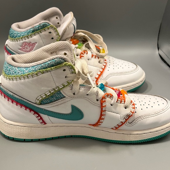 Nike Air Jordan 1 Mid SE GS White Teal Retro DM6218-100 Size 6Y UK  5.5 EUR 38.5 - Picture 6 of 15